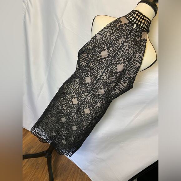 Nicole Miller Black Embroidered Applique Overlay High Neck Sheath Dress Size 12 - Picture 11 of 16